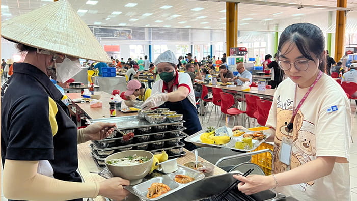 SỰ KIỆN “BỮA CƠM CÔNG ĐOÀN” – KỶ NIỆM 95 NĂM NGÀY THÀNH LẬP CÔNG ĐOÀN VIỆT NAM (15)