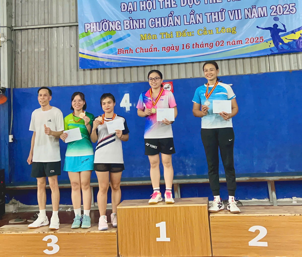 CLB CẦU LÔNG V.F.R. GIÀNH HUY CHƯƠNG ĐỒNG TẠI ĐẠI HỘI TDTT PHƯỜNG BÌNH CHUẨN (11)
