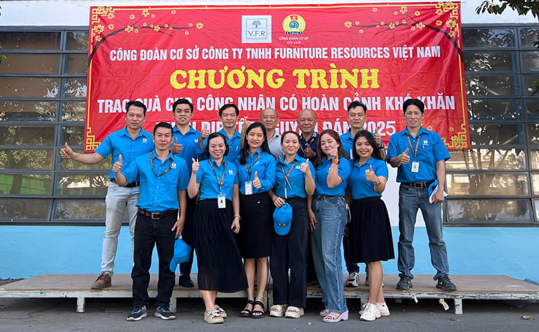 CÔNG ĐOÀN CƠ SỞ V.F.R PHỐI HỢP CÙNG LĐLĐ THÀNH PHỐ THUẬN AN TRAO QUÀ TẾT CHO NGƯỜI LAO ĐỘNG CÓ HOÀN CẢNH KHÓ KHĂN (15)