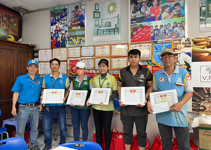 CÔNG ĐOÀN CƠ SỞ V.F.R TRAO BẰNG KHEN CHO 17 ĐOÀN VIÊN XUẤT SẮC NĂM 2024 (9)