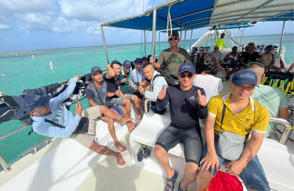 XIN CHÚC MỪNG ĐOÀN LAO ĐỘNG KỸ THUẬT V.F.R  ĐÃ HOÀN THÀNH XUẤT SẮC DỰ ÁN TẠI ARUBA! (17)