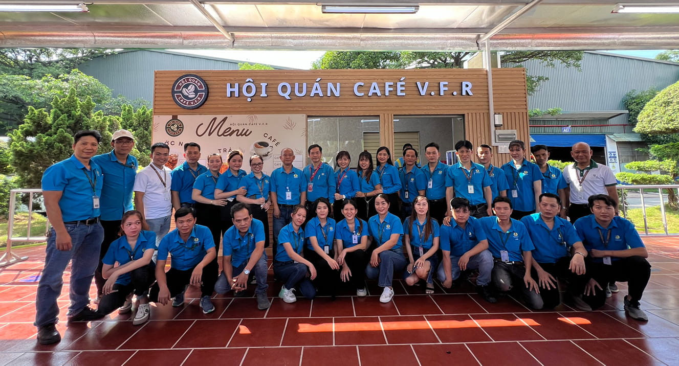 KHÍCH LỆ HỌC TẬP CHO CÁC EM HỌC SINH LÀ  CON CỦA ĐOÀN VIÊN (9)