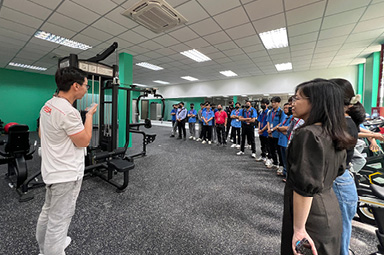SINH VIÊN ĐẠI HỌC CÔNG NGHIỆP THAM QUAN V.F.R – TRẢI NGHIỆM MÔI TRƯỜNG LÀM VIỆC & PHÚC LỢI TOÀN DIỆN (7)