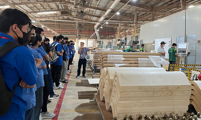 SINH VIÊN ĐẠI HỌC CÔNG NGHIỆP THAM QUAN V.F.R – TRẢI NGHIỆM MÔI TRƯỜNG LÀM VIỆC & PHÚC LỢI TOÀN DIỆN (17)