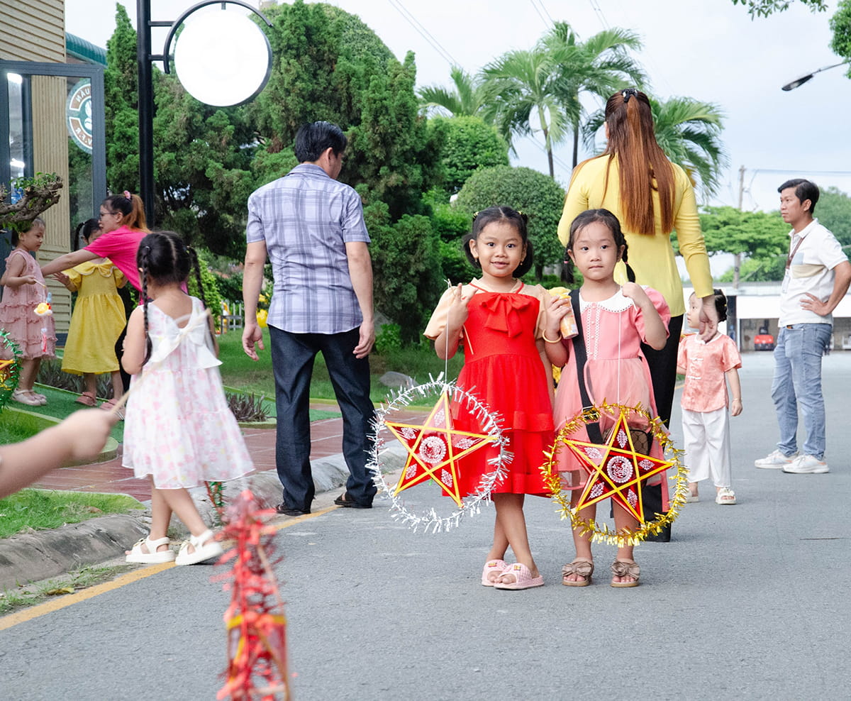 TRUNG THU SUM VẦY – ĐONG ĐẦY YÊU THƯƠNG TẠI V.F.R (5)