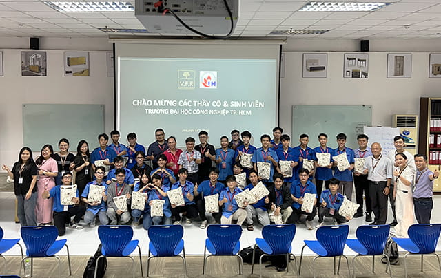 SINH VIÊN ĐẠI HỌC CÔNG NGHIỆP THAM QUAN V.F.R – TRẢI NGHIỆM MÔI TRƯỜNG LÀM VIỆC & PHÚC LỢI TOÀN DIỆN