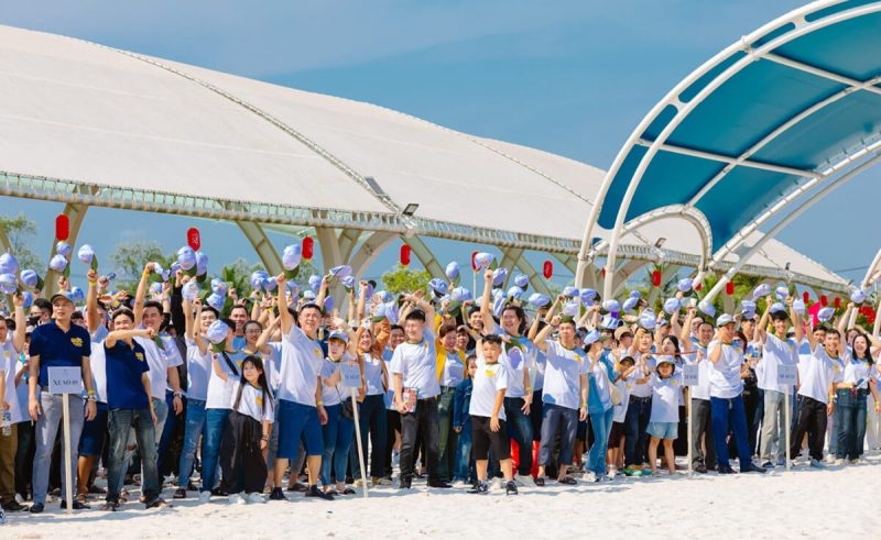 VFR family day — nhân viên và gia đình tại sự kiện