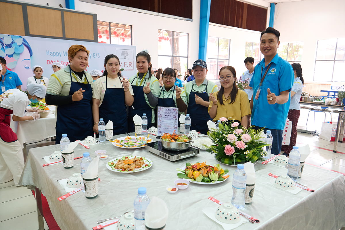 CHÚC MỪNG HỘI THI NẤU ĂN 8/3 CỦA V.F.R DIỄN RA THÀNH CÔNG TỐT ĐẸP (21)