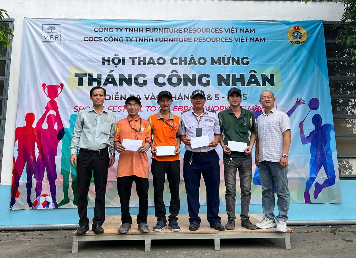 LĐLĐ ĐỒNG HÀNH CÙNG V.F.R TRONG THÁNG CÔNG NHÂN 2025: TRAO GIẢI HỘI THAO & LAN TỎA YÊU THƯƠNG (5)
