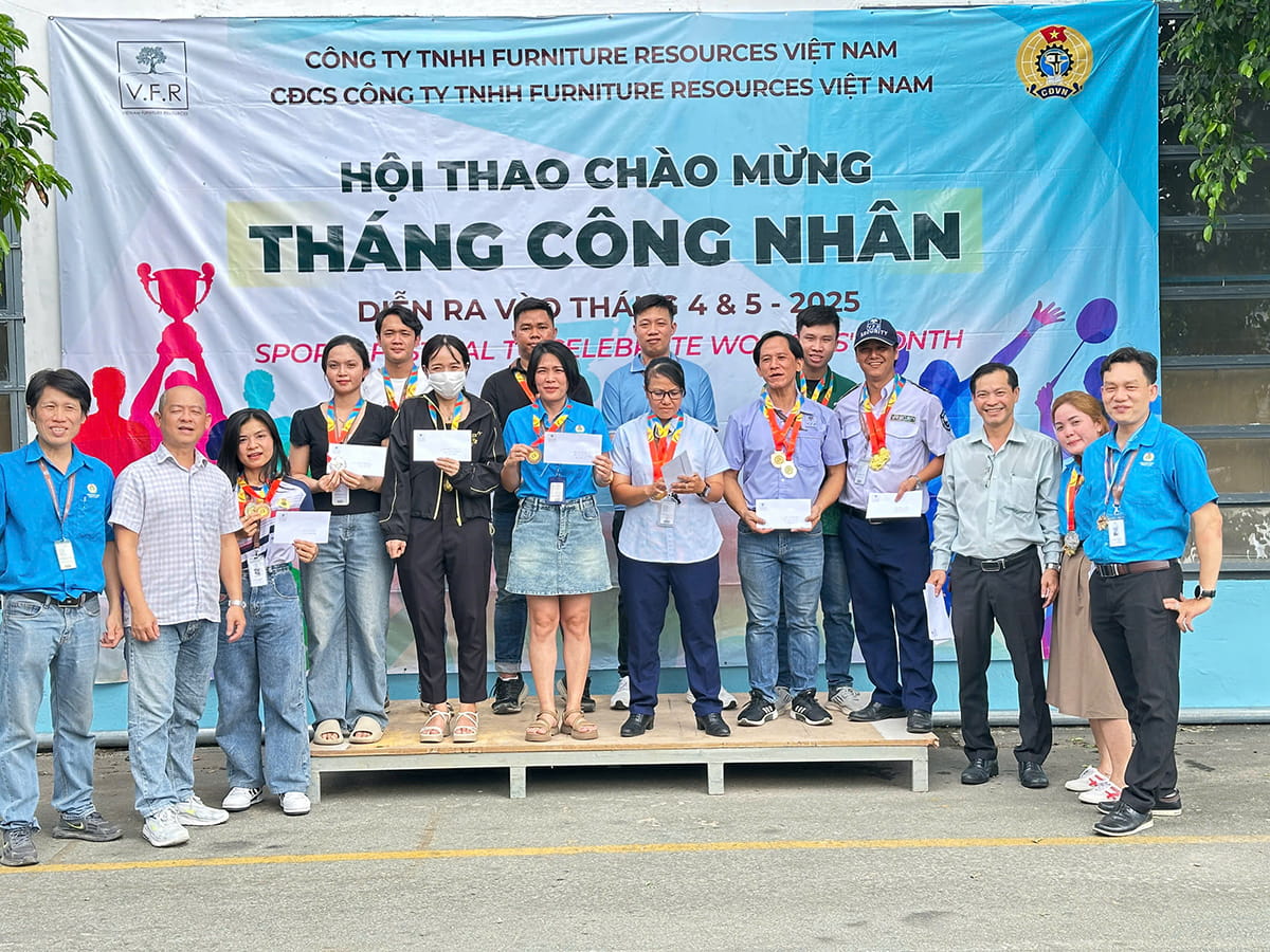 LĐLĐ ĐỒNG HÀNH CÙNG V.F.R TRONG THÁNG CÔNG NHÂN 2025: TRAO GIẢI HỘI THAO & LAN TỎA YÊU THƯƠNG (11)