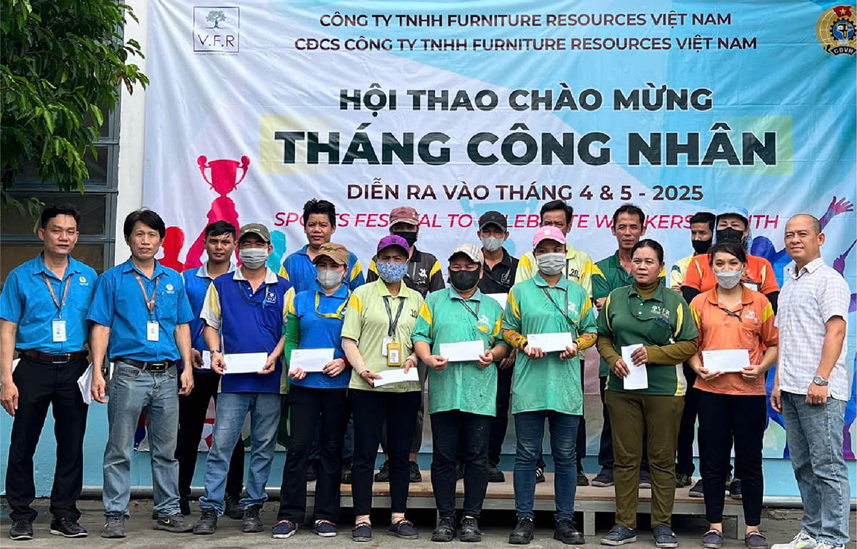 LĐLĐ ĐỒNG HÀNH CÙNG V.F.R TRONG THÁNG CÔNG NHÂN 2025: TRAO GIẢI HỘI THAO & LAN TỎA YÊU THƯƠNG (17)