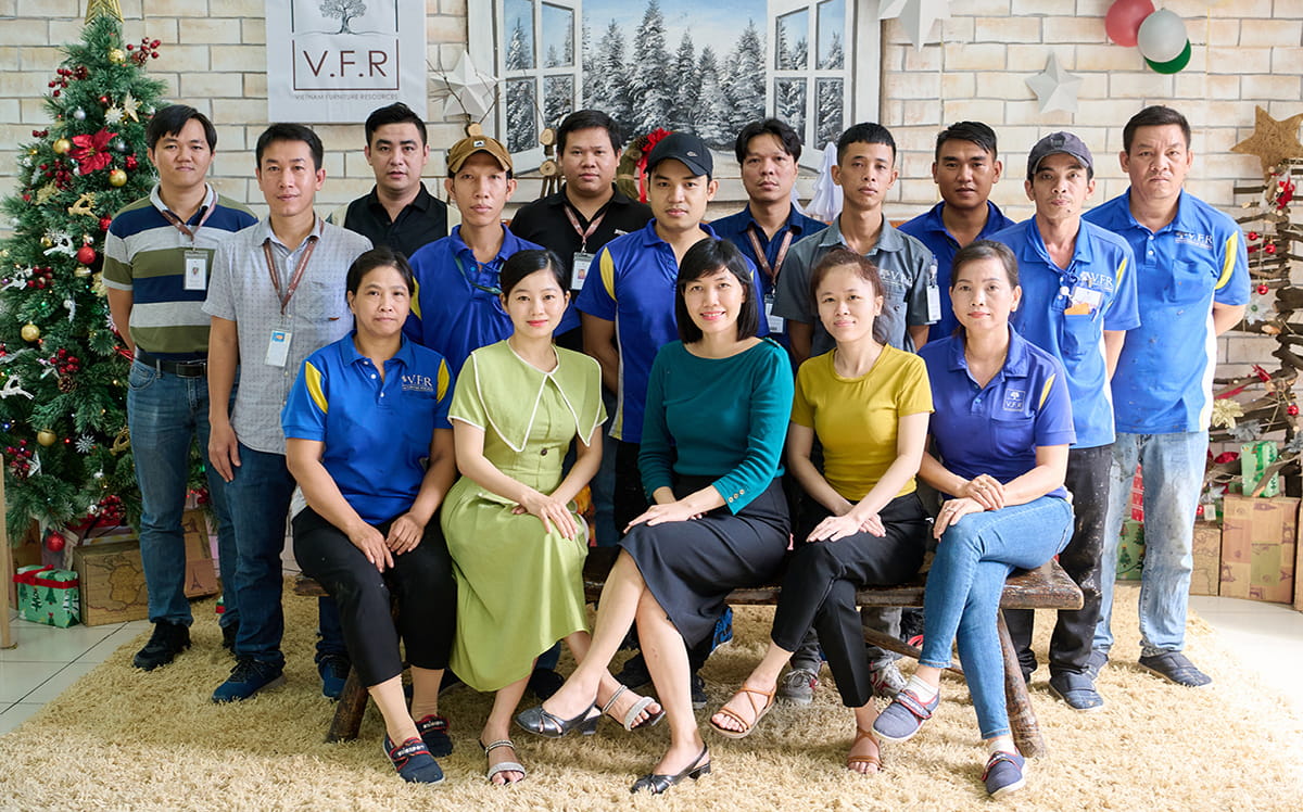 VINH DANH SỰ GẮN KẾT: LỄ TRI ÂN CÔNG NHÂN VIÊN CÓ THÂM NIÊN GẮN BÓ 5 NĂM CÙNG V.F.R (3)