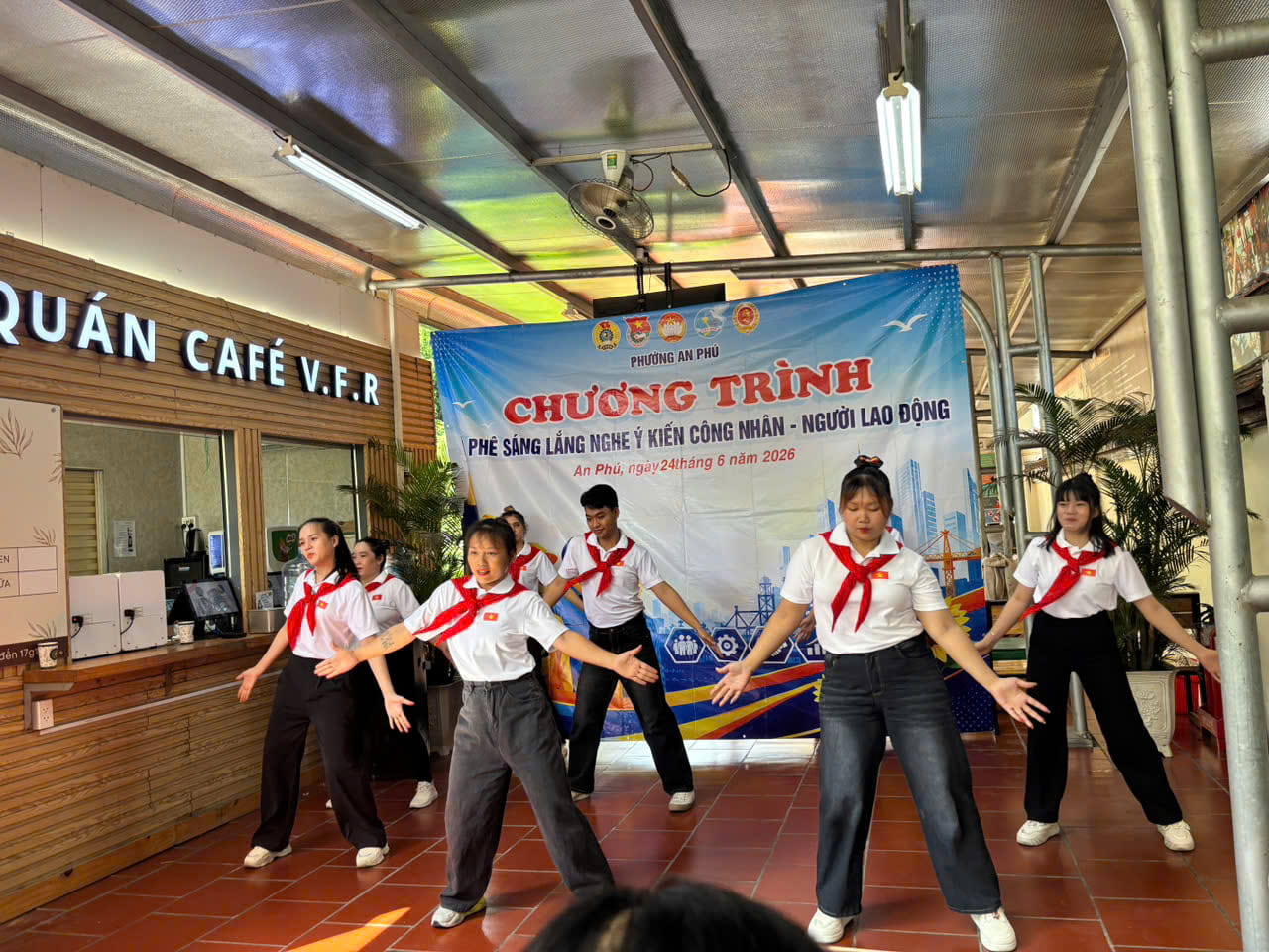 CÀ PHÊ SÁNG – LẮNG NGHE VÀ THẤU HIỂU (3)