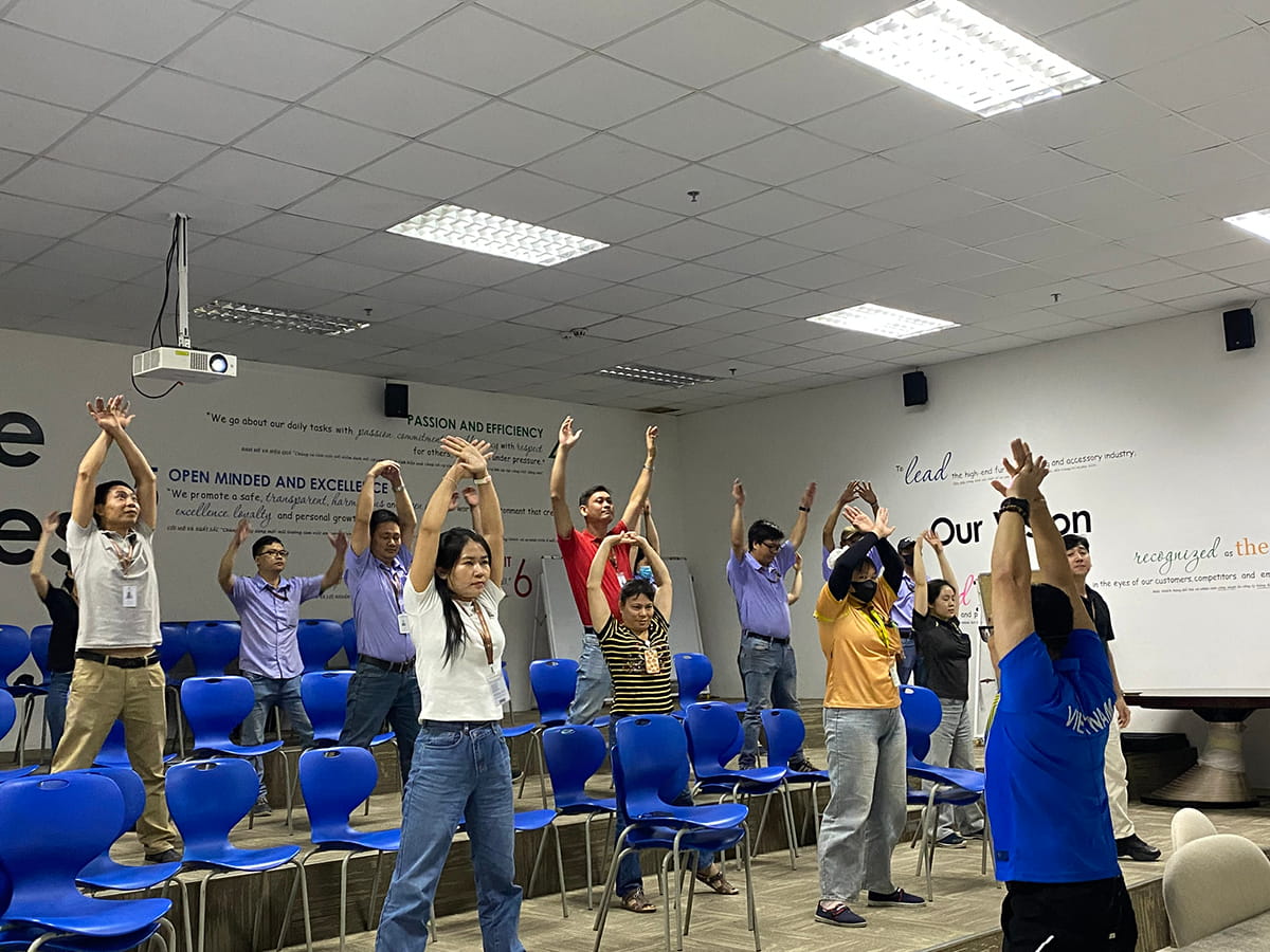 TẬP THỂ DỤC BUỔI SÁNG & QUẢN LÝ CĂNG THẲNG (3)