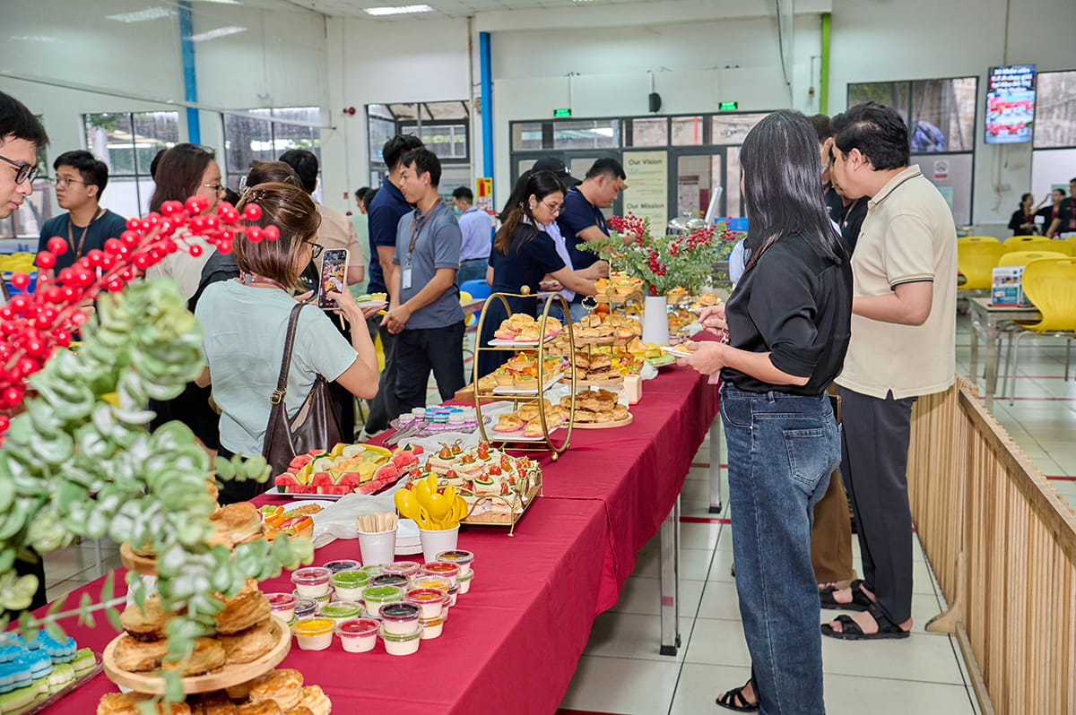 NIỀM VUI ĐẦU NĂM TẠI V.F.R: QUAY SỐ MAY MẮN DÀNH CHO CÔNG NHÂN VÀ NHÂN VIÊN (3)
