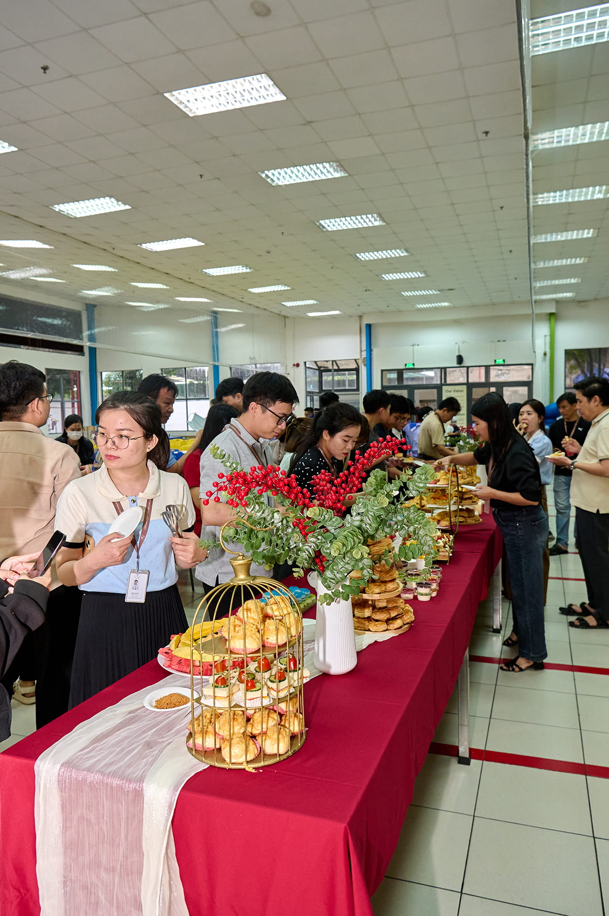 NIỀM VUI ĐẦU NĂM TẠI V.F.R: QUAY SỐ MAY MẮN DÀNH CHO CÔNG NHÂN VÀ NHÂN VIÊN (7)