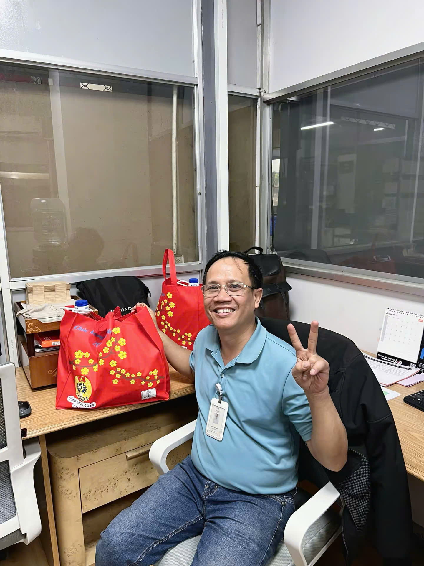 LAN TỎA YÊU THƯƠNG MÙA TẾT: CÔNG ĐOÀN V.F.R TRAO HƠN 2.500 PHẦN QUÀ (21)