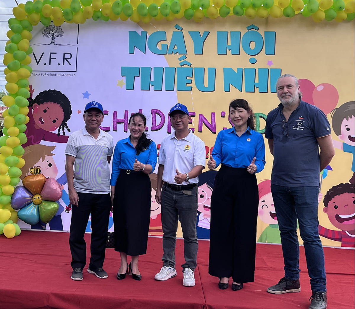 NỤ CƯỜI TRẺ THƠ LUÔN LÀ MÓN QUÀ VÔ GIÁ