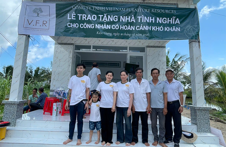 TỪ MẤT MÁT ĐẾN MÁI ẤM MỚI – V.F.R ĐỒNG HÀNH CÙNG NGƯỜI LAO ĐỘNG SAU SỰ CỐ HỎA HOẠN