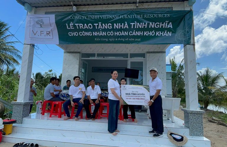 TỪ MẤT MÁT ĐẾN MÁI ẤM MỚI – V.F.R ĐỒNG HÀNH CÙNG NGƯỜI LAO ĐỘNG SAU SỰ CỐ HỎA HOẠN (9)