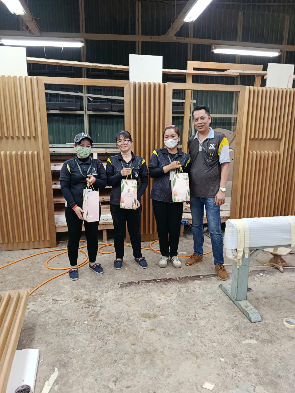 CÔNG ĐOÀN CƠ SỞ V.F.R GỬI NHỮNG PHẦN QUÀ THIẾT THỰC GỬI ĐẾN CHỊ EM NHÂN NGÀY 8/3 (13)